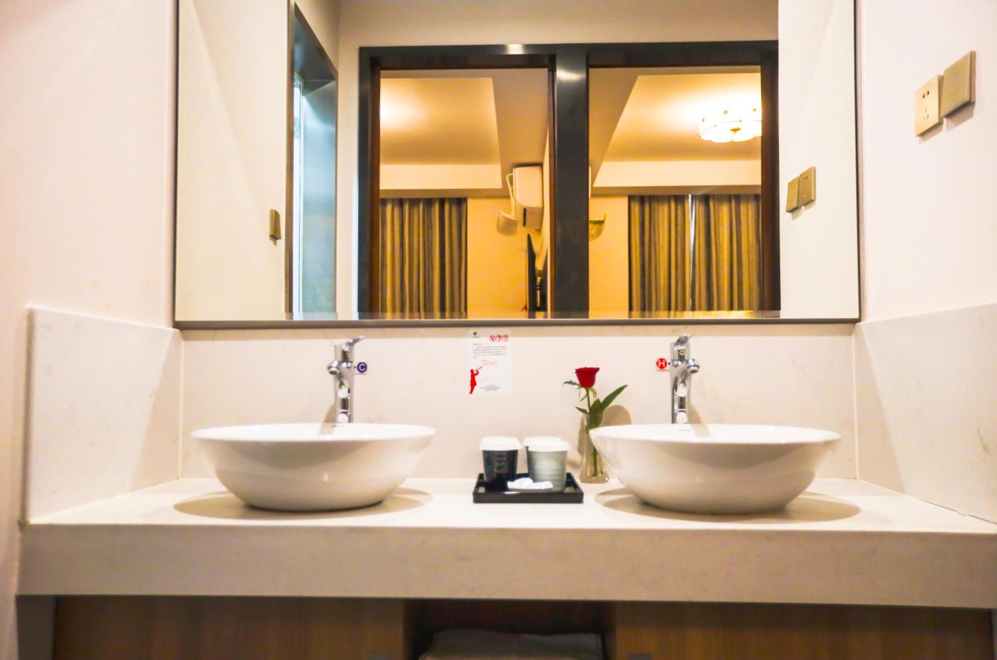 Zhong An Hotel Beijing Former Residence Of Journalist Edgar Snow -Free Laundry Service,Free Freshly Ground Coffee,Provide Tourism And Ticketing Service ,English Service ,Near Tian'Anmen Forbidden City,Wangfujing Walking Street Kültér fotó