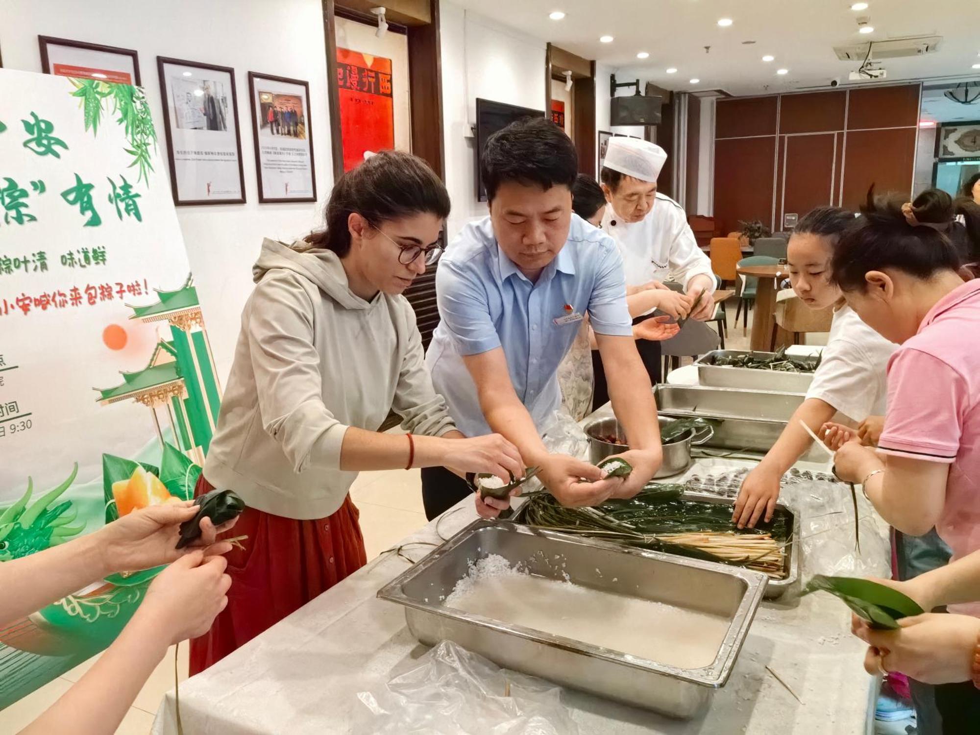 Zhong An Hotel Beijing Former Residence Of Journalist Edgar Snow -Free Laundry Service,Free Freshly Ground Coffee,Provide Tourism And Ticketing Service ,English Service ,Near Tian'Anmen Forbidden City,Wangfujing Walking Street Kültér fotó